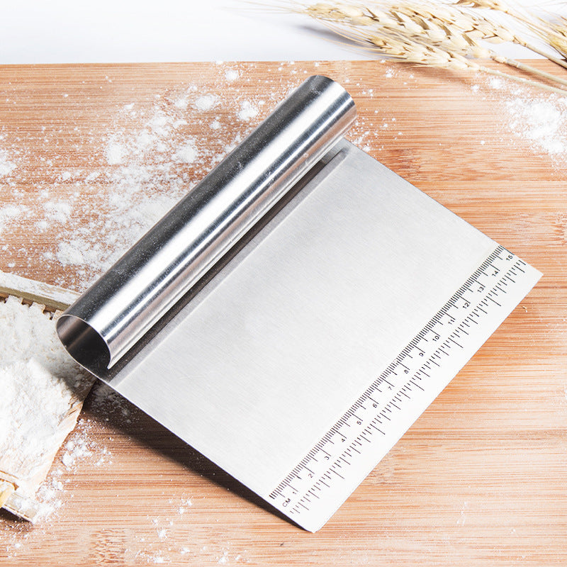 Emporte-pièce rectangulaire en acier à bord arrondi, idéal pour découper la pâte, parfait pour la pâtisserie