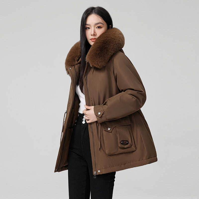 Manteau en coton matelassé à capuche pour femmes.